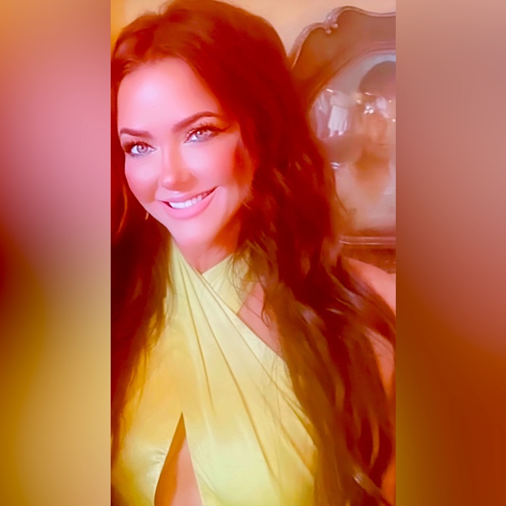 Meet your Posher, Crystal